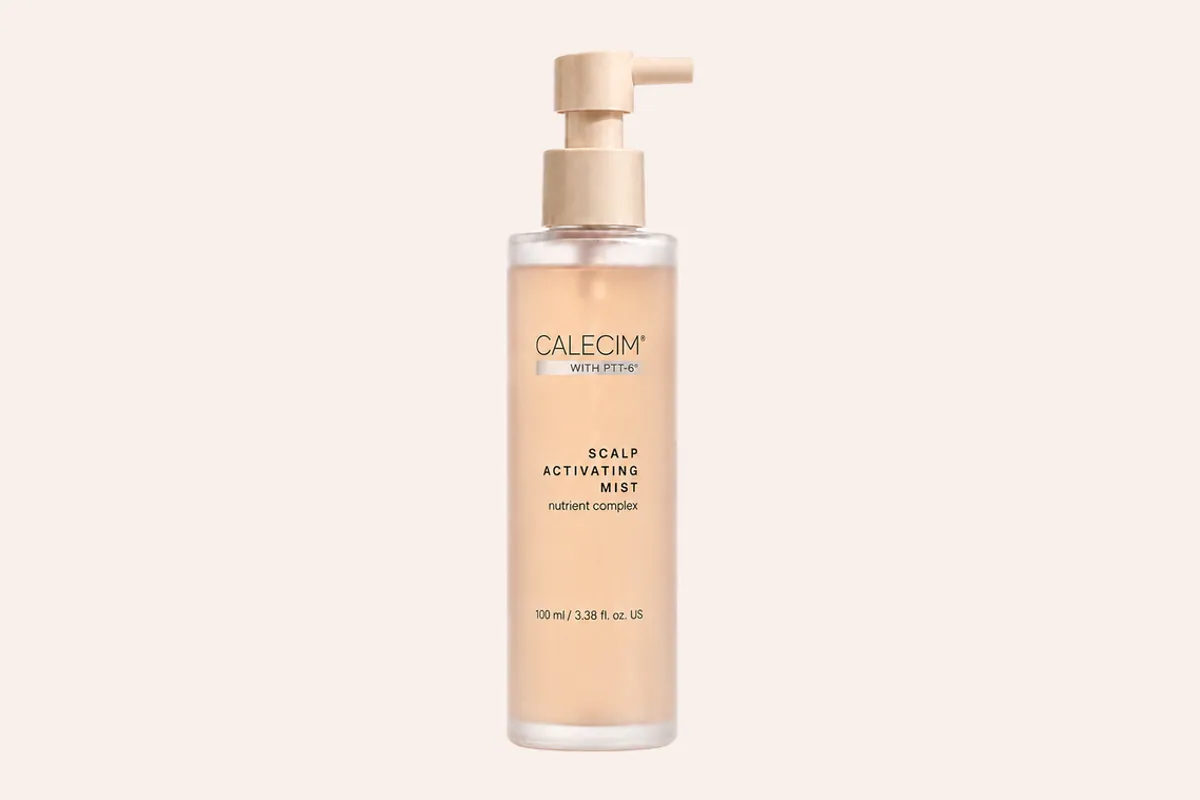 Bruma Scalp Activating Mist de CALECIM en frasco de cristal de 100 ml